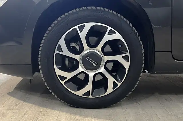 Fiat 500L view 12