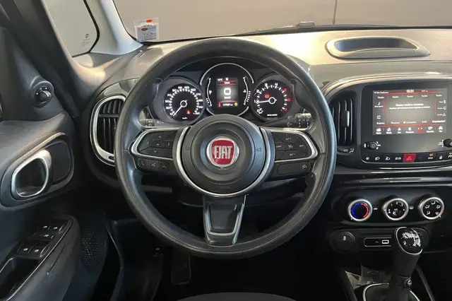Fiat 500L view 17