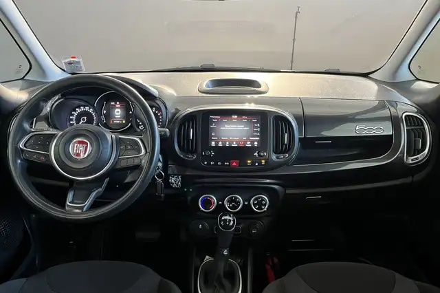 Fiat 500L view 16