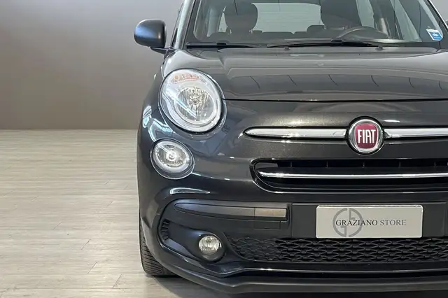 Fiat 500L view 10