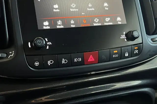 Fiat 500L view 26
