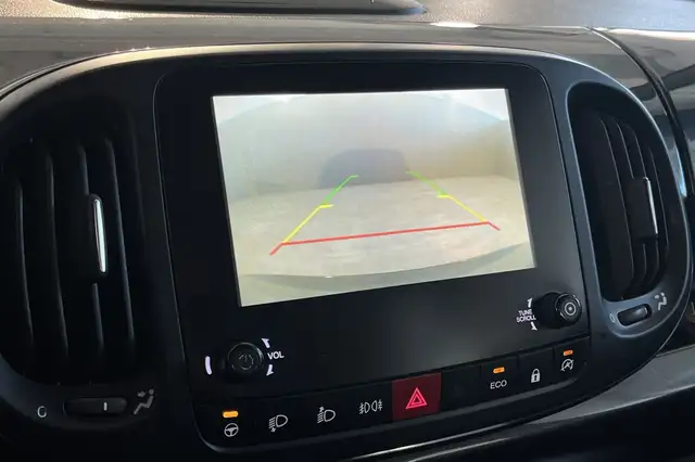 Fiat 500L view 25