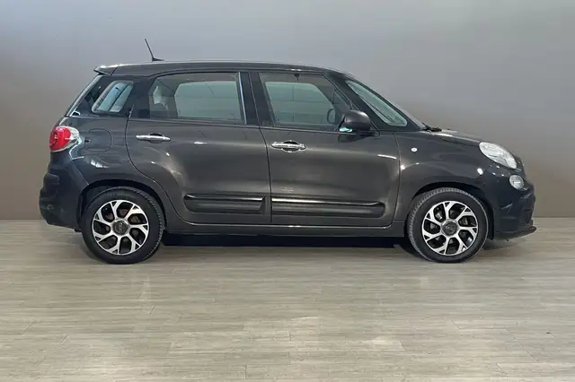 Fiat 500L view 5