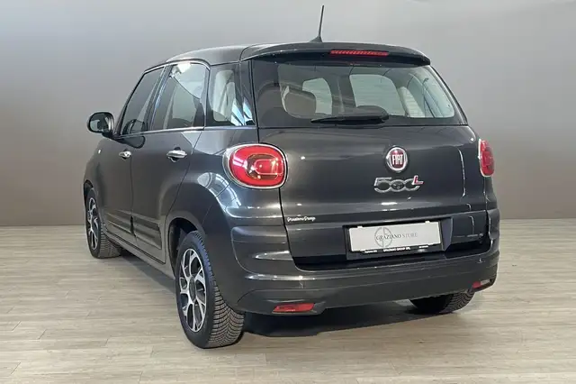 Fiat 500L view 8