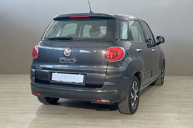 Fiat 500L view 6