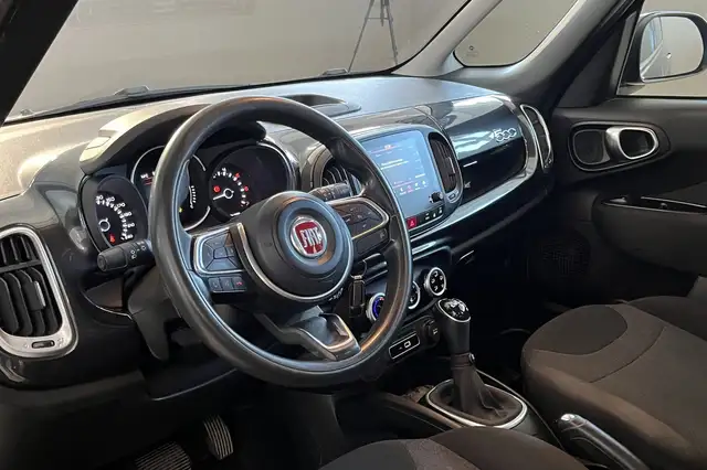 Fiat 500L view 14