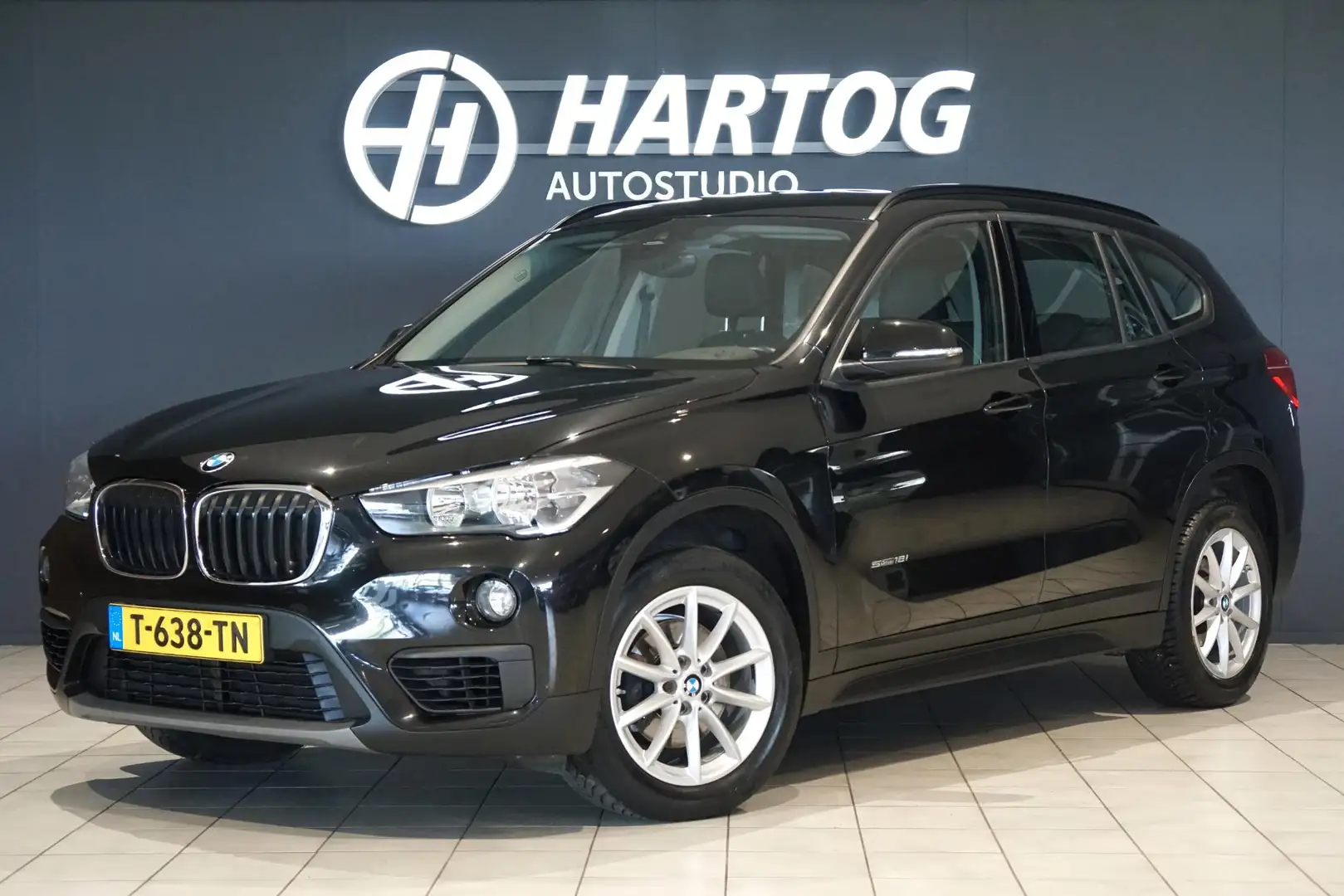 BMW X1 sDrive18i High Executive + SENSOREN / STOELVERWARM Noir - 1
