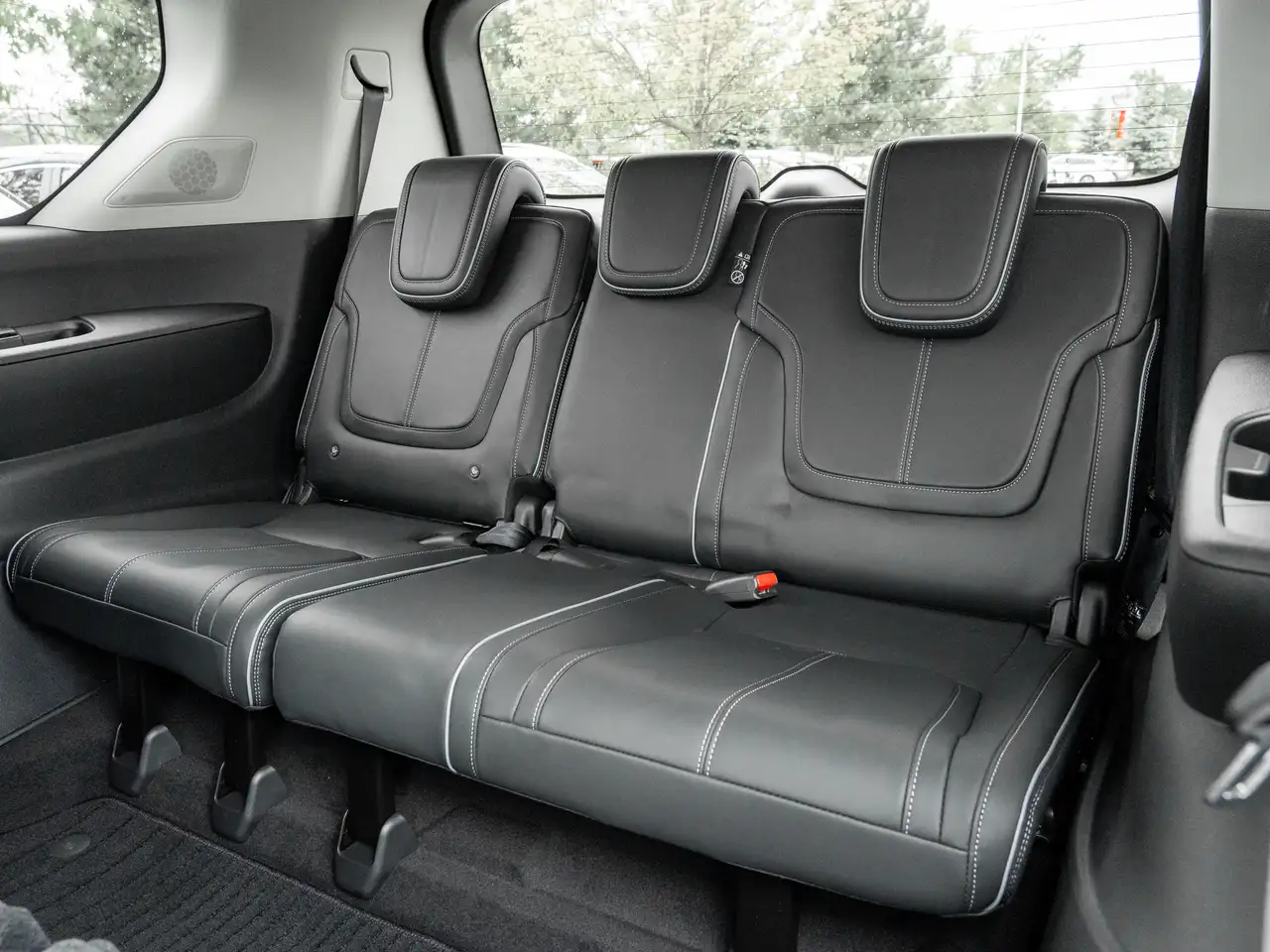 Infiniti QX80 снимка Infiniti QX80
