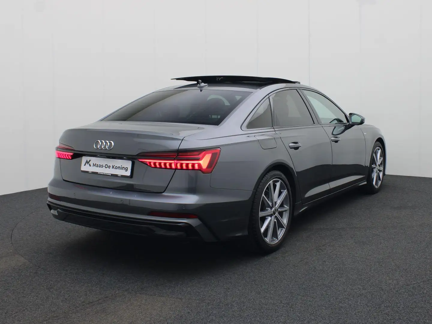 Audi A6 Limousine 40 TFSI 150kW/204PK S edition Competitio Grau - 2