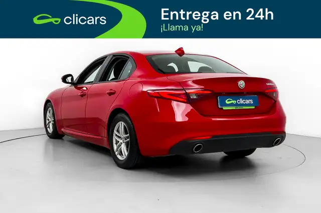 Alfa Romeo Giulia view 9
