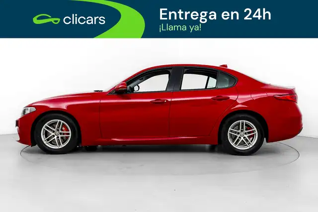 Alfa Romeo Giulia view 8
