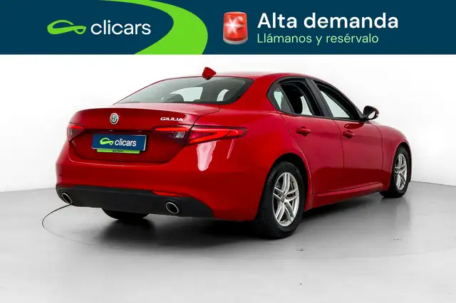 Alfa Romeo Giulia view 5