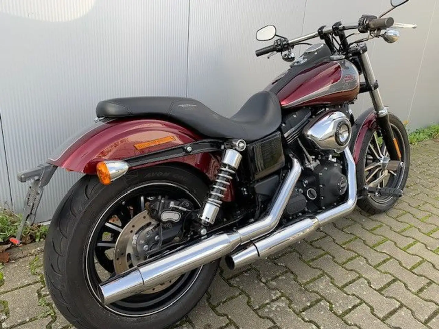 Harley-Davidson Street Bob Spezial FXDBB Piros - 2