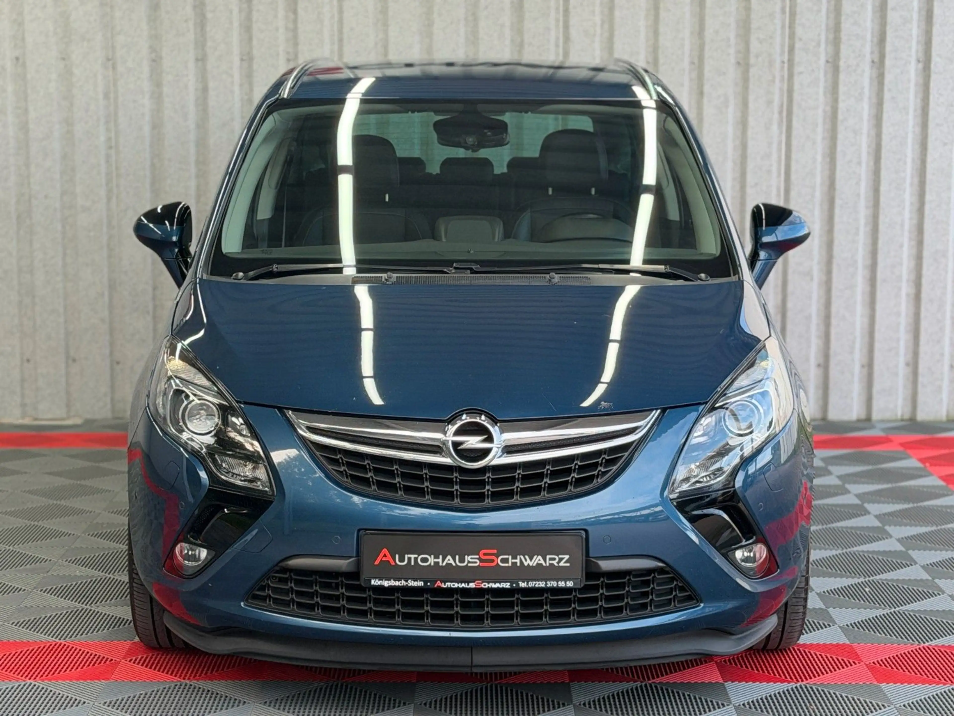 Opel Zafira Tourer 7Sitzer LED Leder Kamera Navi Temp — photo 2