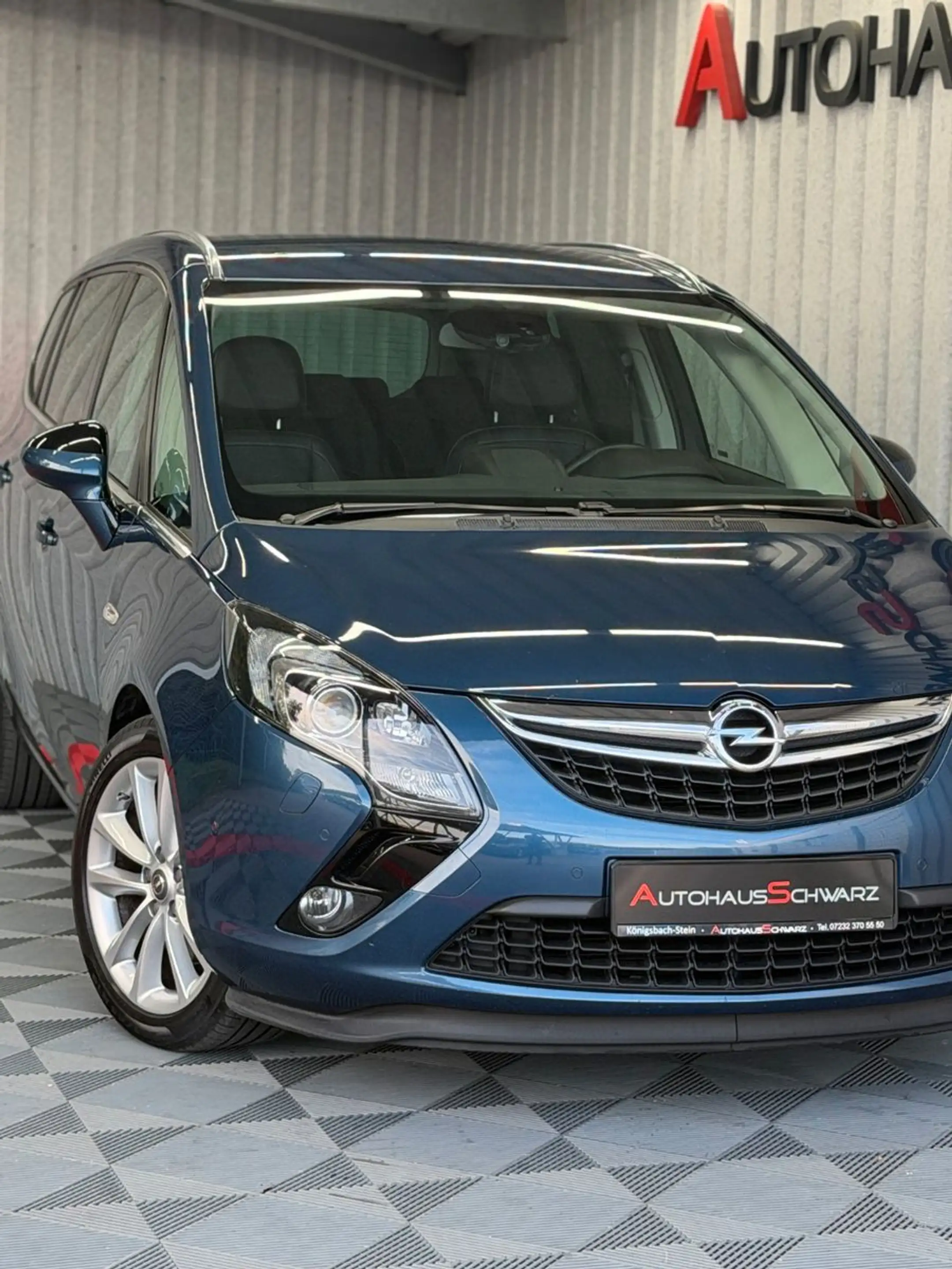 Opel Zafira Tourer 7Sitzer LED Leder Kamera Navi Temp — photo 10