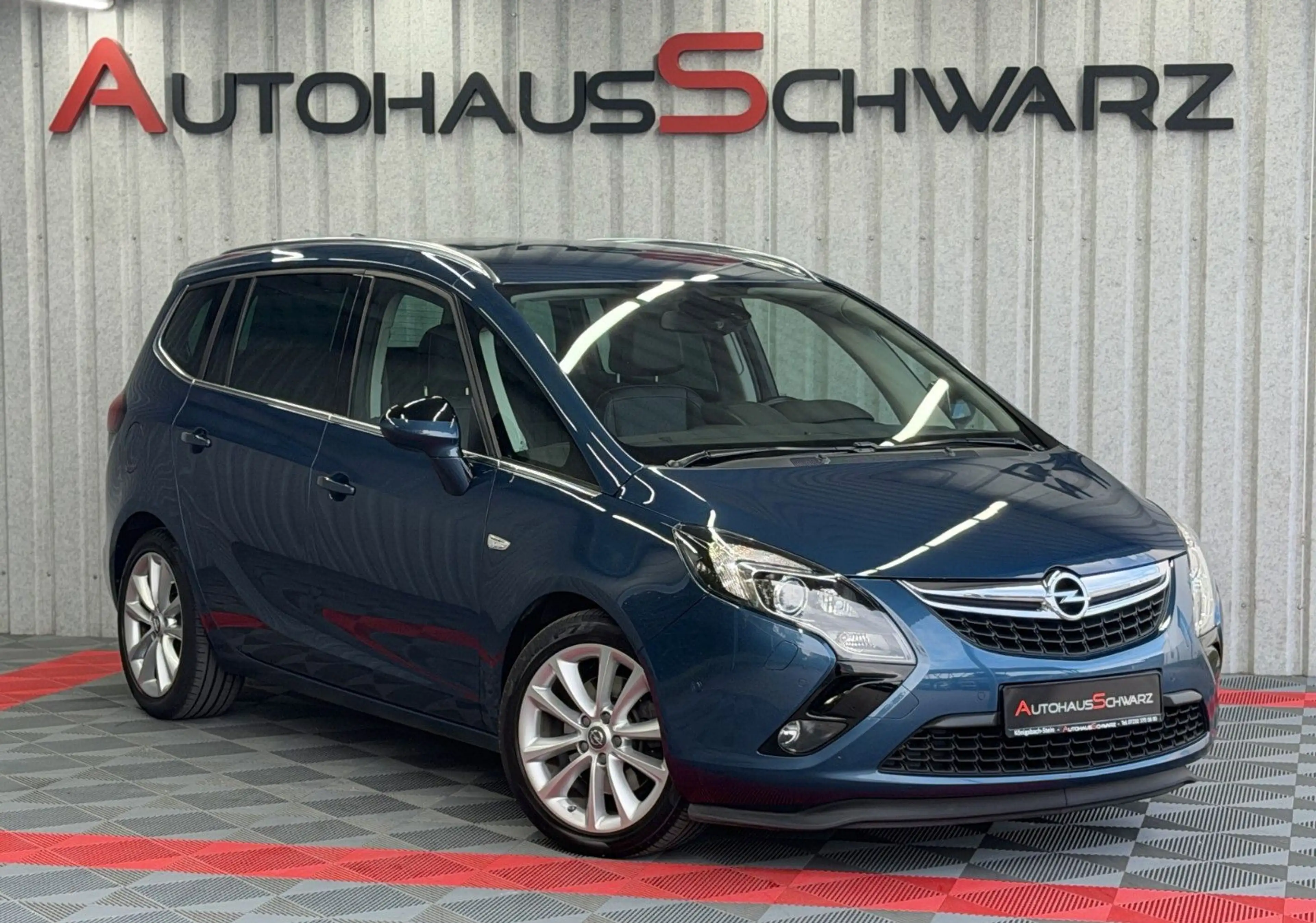 Opel Zafira Tourer 7Sitzer LED Leder Kamera Navi Temp