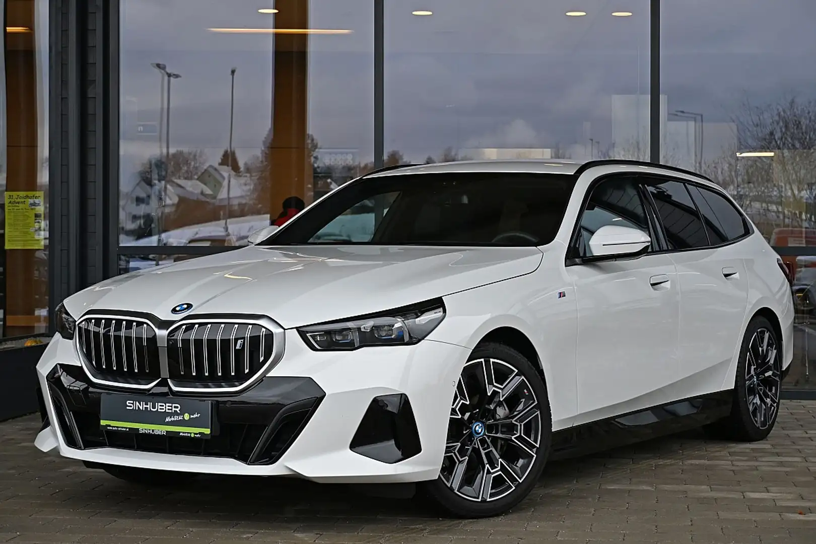 BMW i5 Touring eDrive40 81,2kWh ACC, adapt. LED, Drivi... Weiß - 1