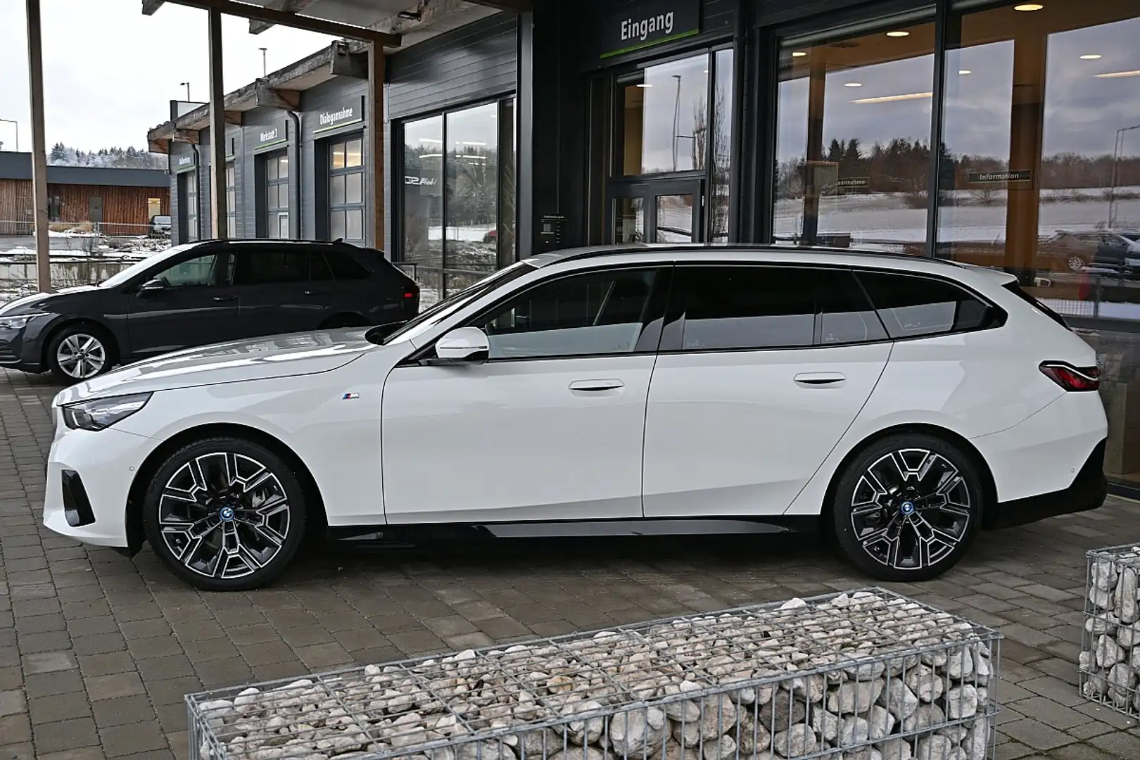 BMW i5 Touring eDrive40 81,2kWh ACC, adapt. LED, Drivi... Weiß - 2