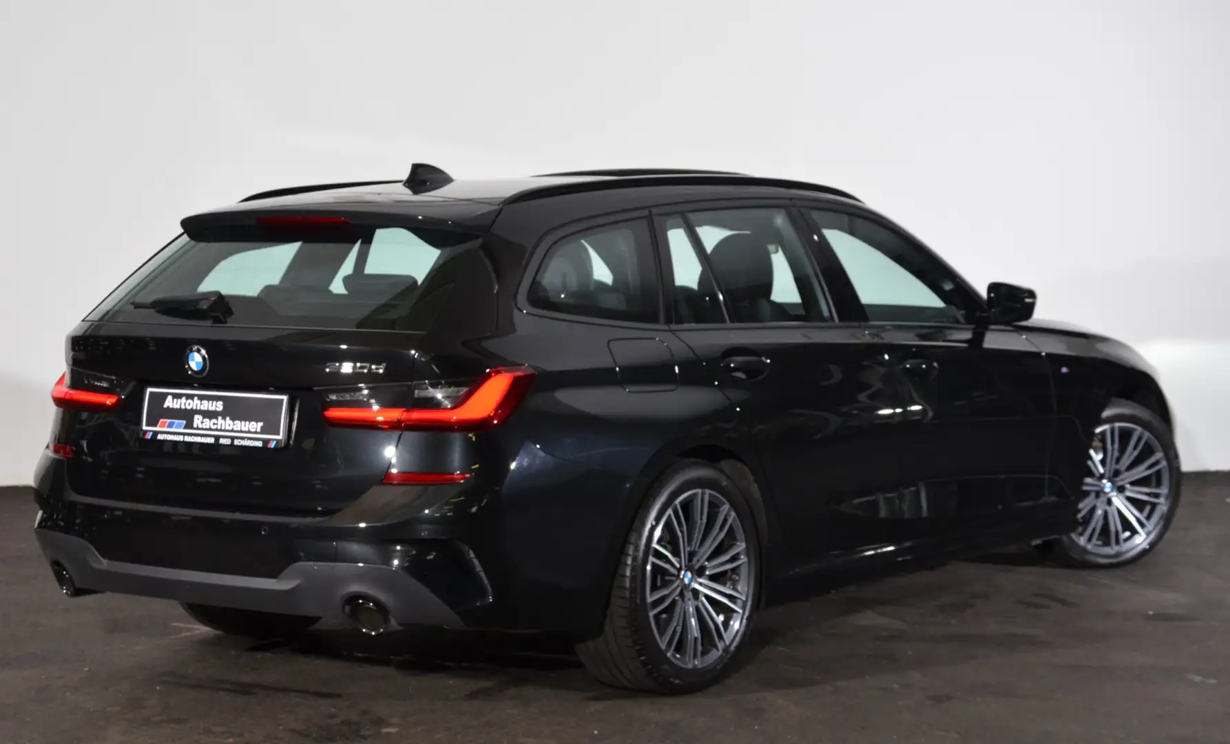 BMW 320 d xDrive Schwarz - 2