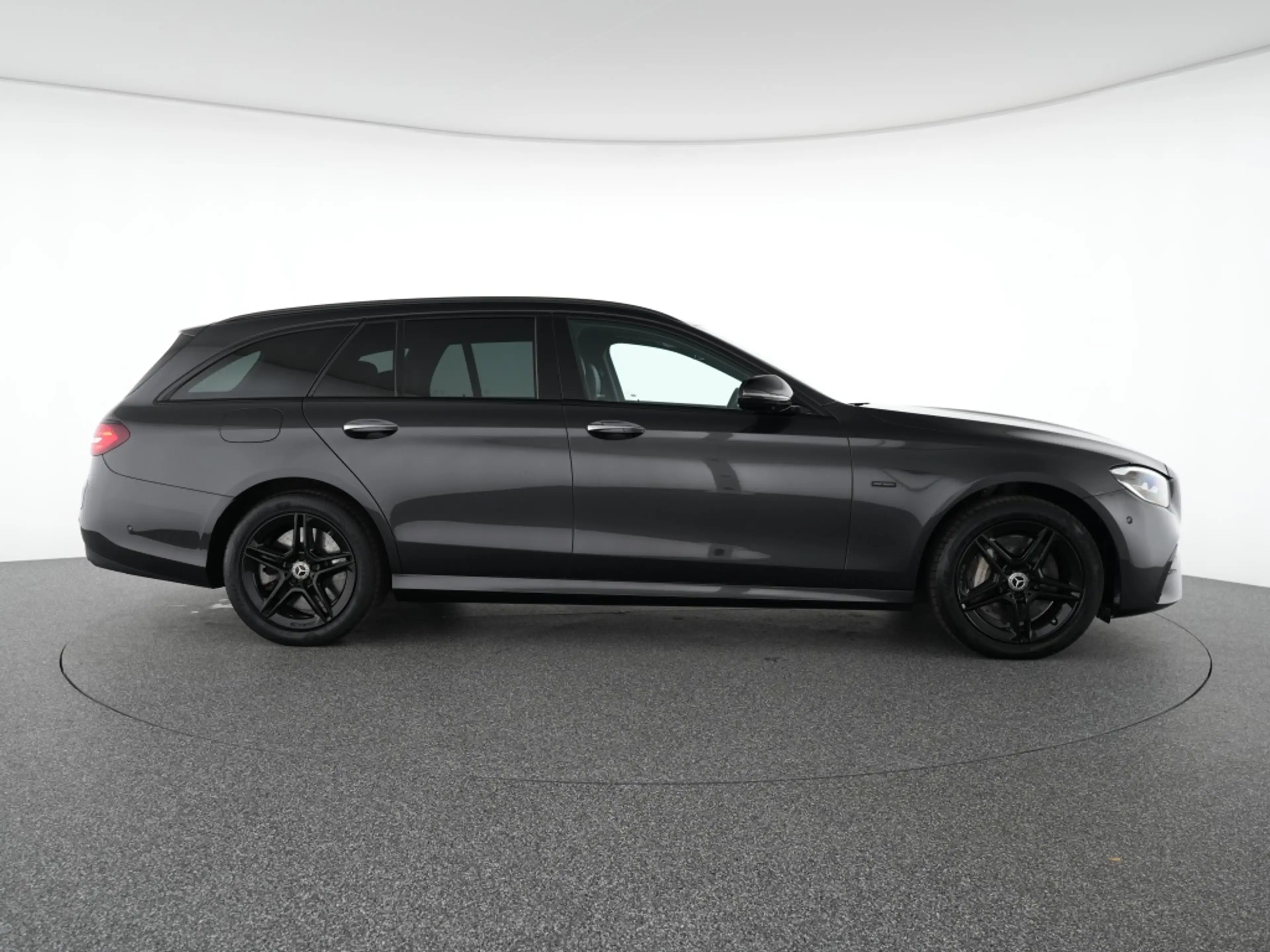 Mercedes-Benz E 300 T de 4MNight Edition AMG LED Automatik Navi — photo 5