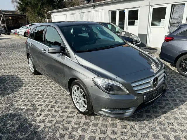 Mercedes-Benz B 200 B 200 (246.243) - Benzin, Klima, 8 Reifen