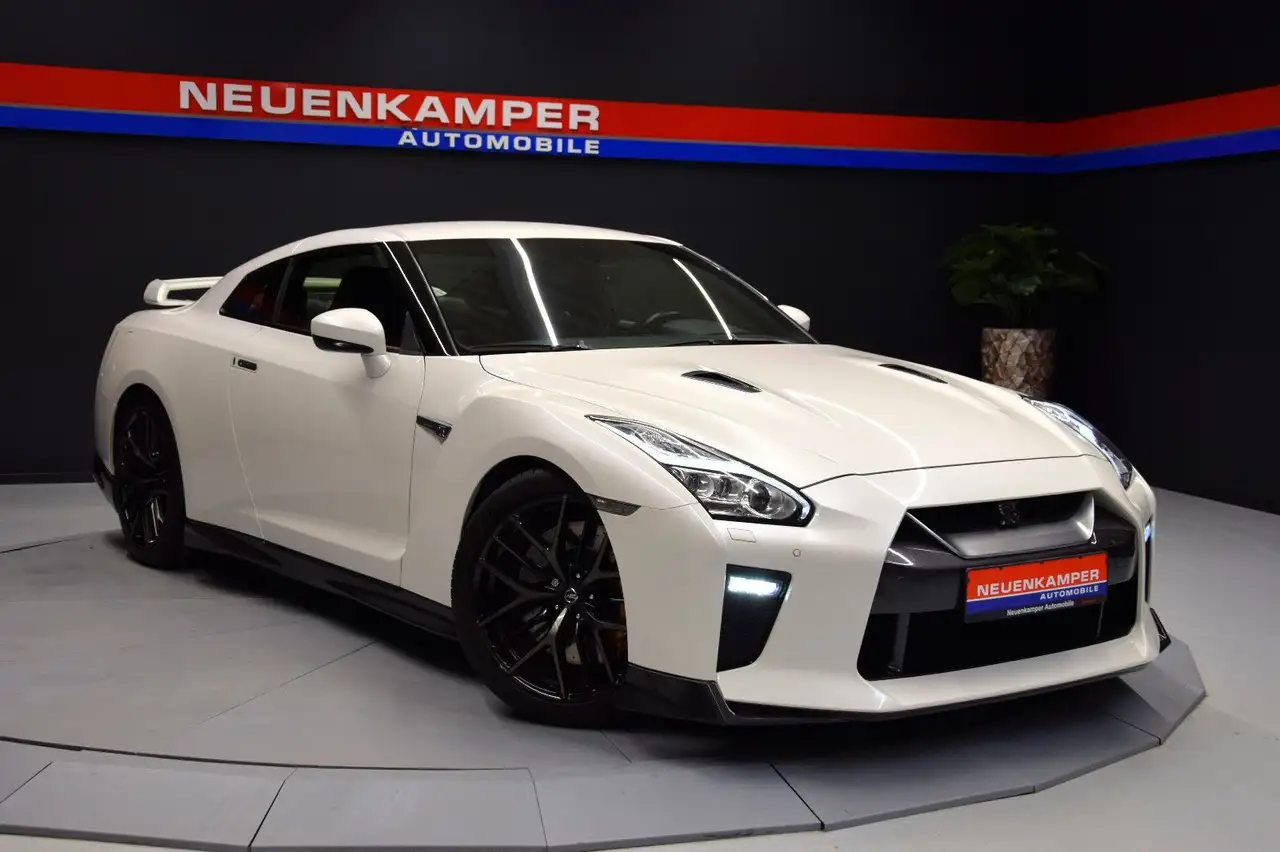 Nissan GT-R