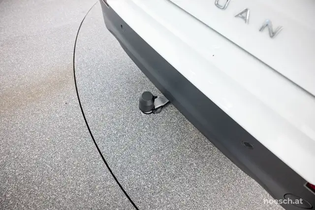 Volkswagen Tiguan view 9