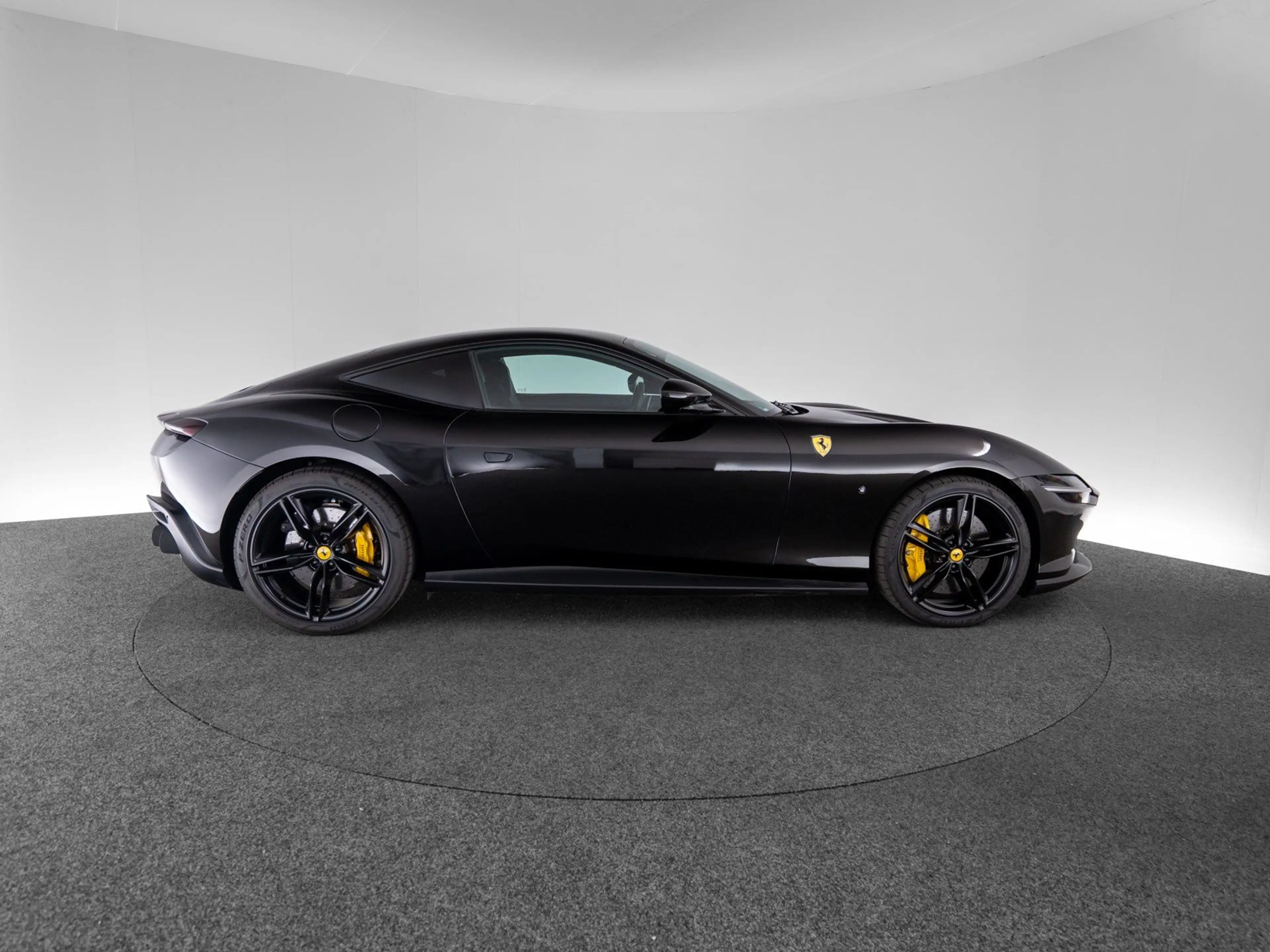 Ferrari Roma — photo 6