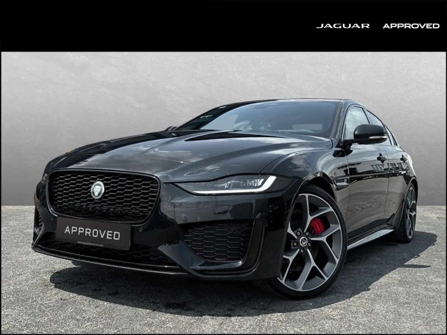 Jaguar XE 300 Sport AWD P300 AHK Winter Matrix HUD Černá - 1