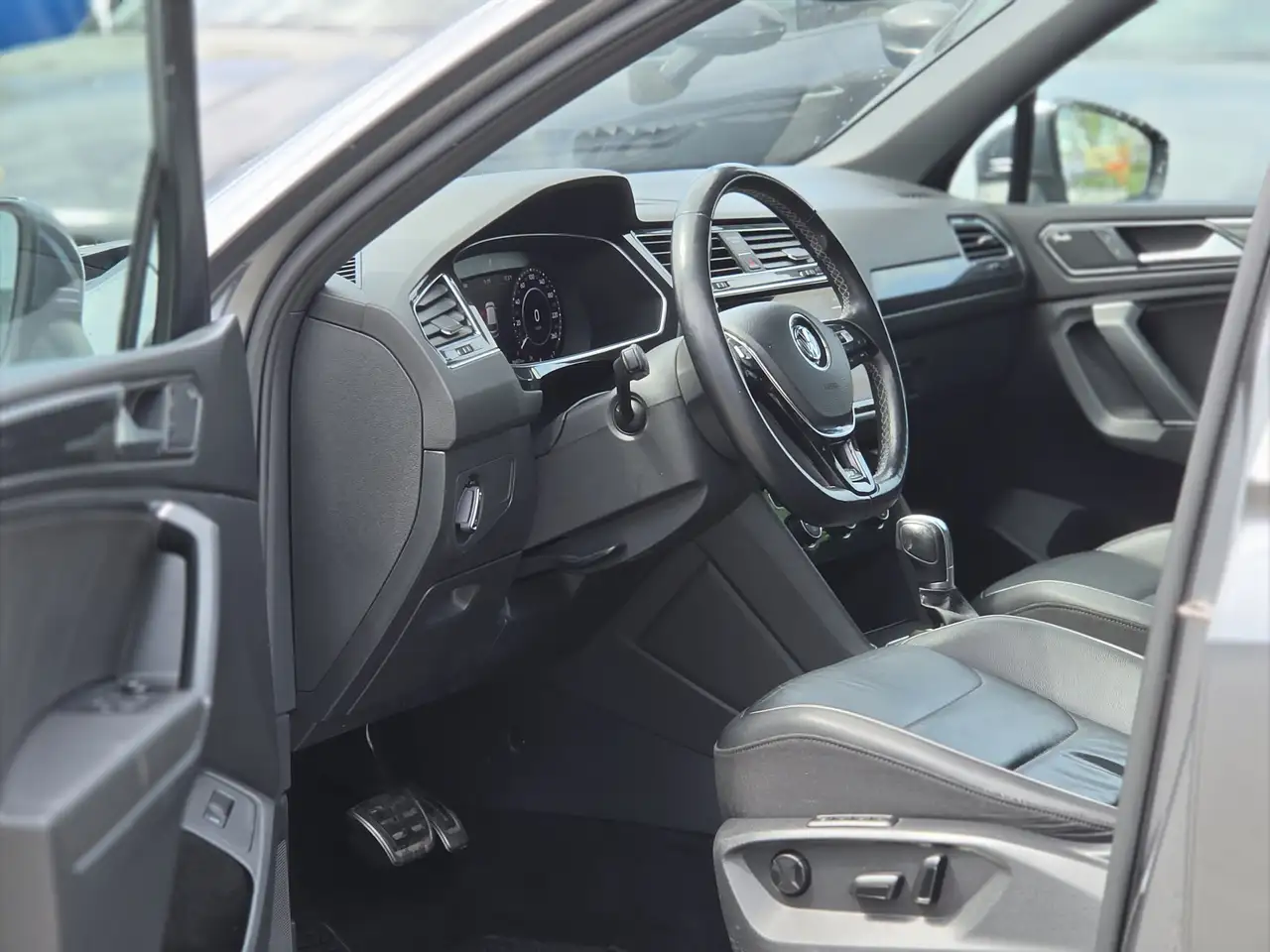 Volkswagen Tiguan снимка Volkswagen Tiguan