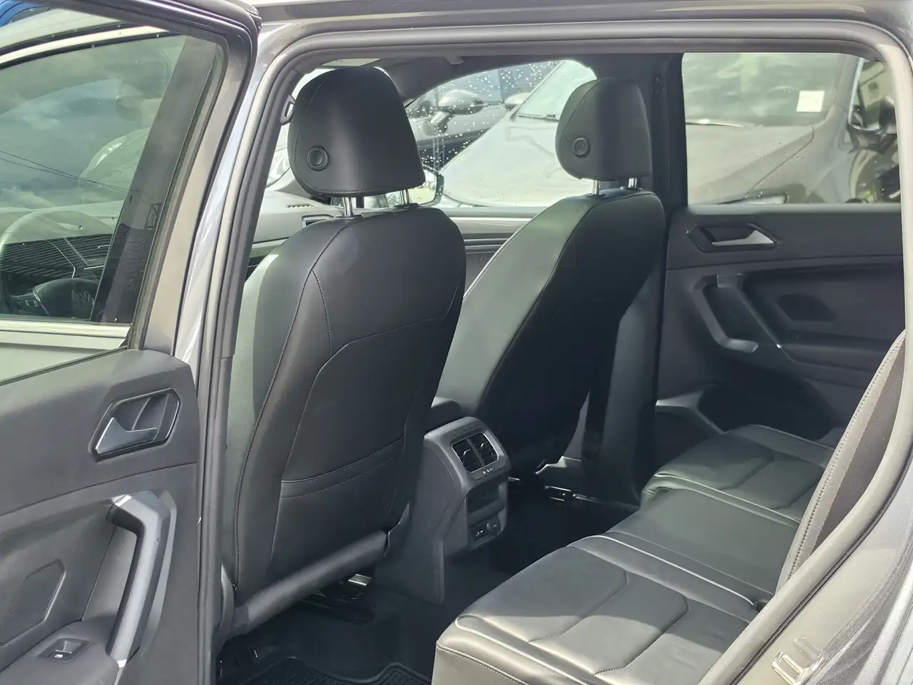 Volkswagen Tiguan снимка Volkswagen Tiguan