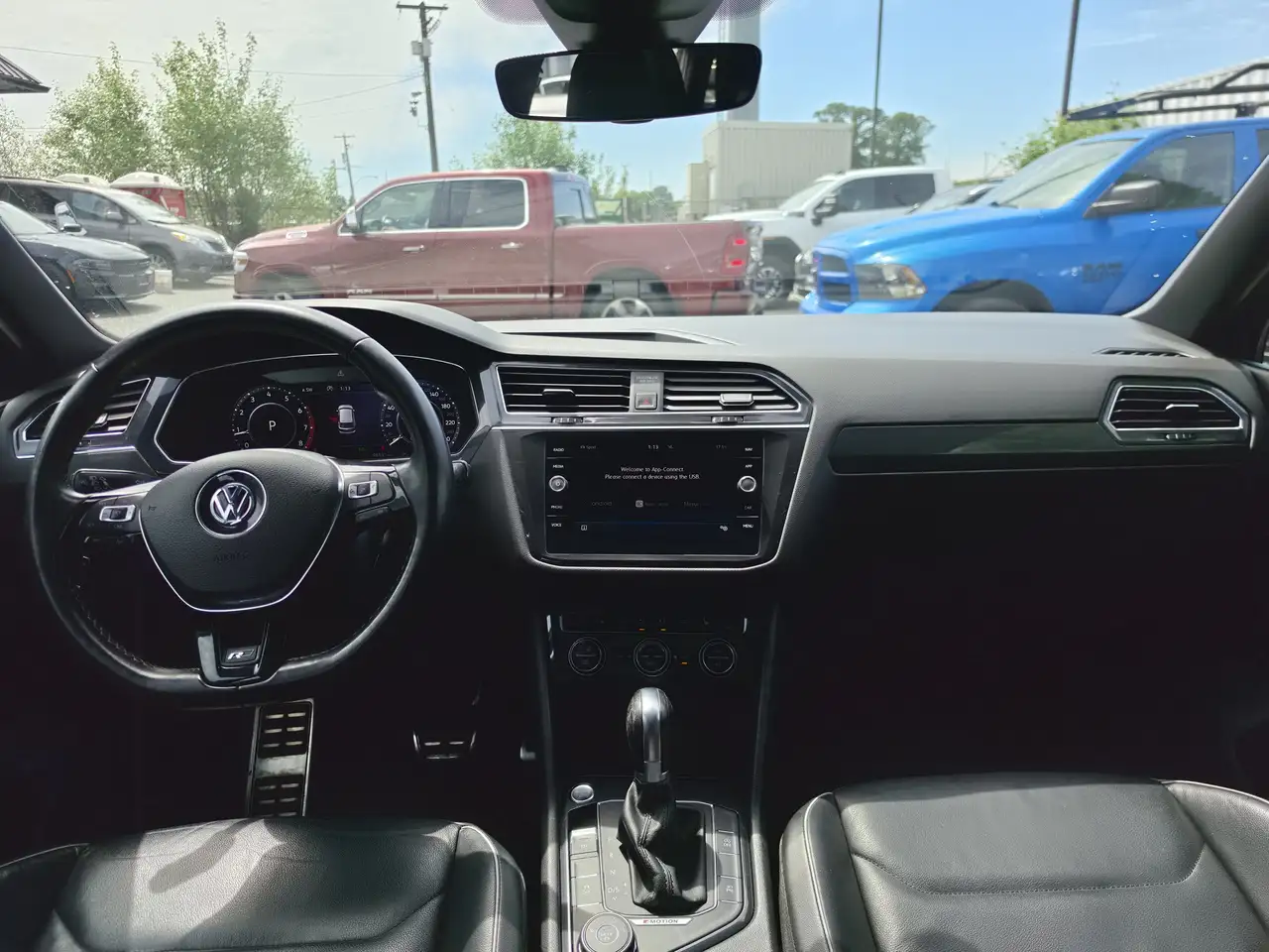 Volkswagen Tiguan снимка Volkswagen Tiguan