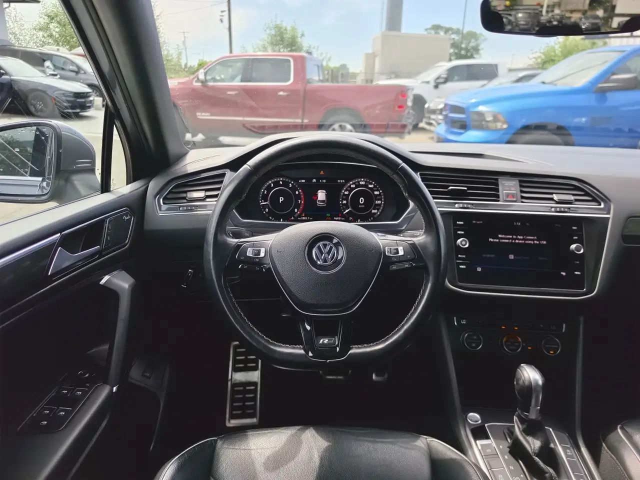 Volkswagen Tiguan снимка Volkswagen Tiguan