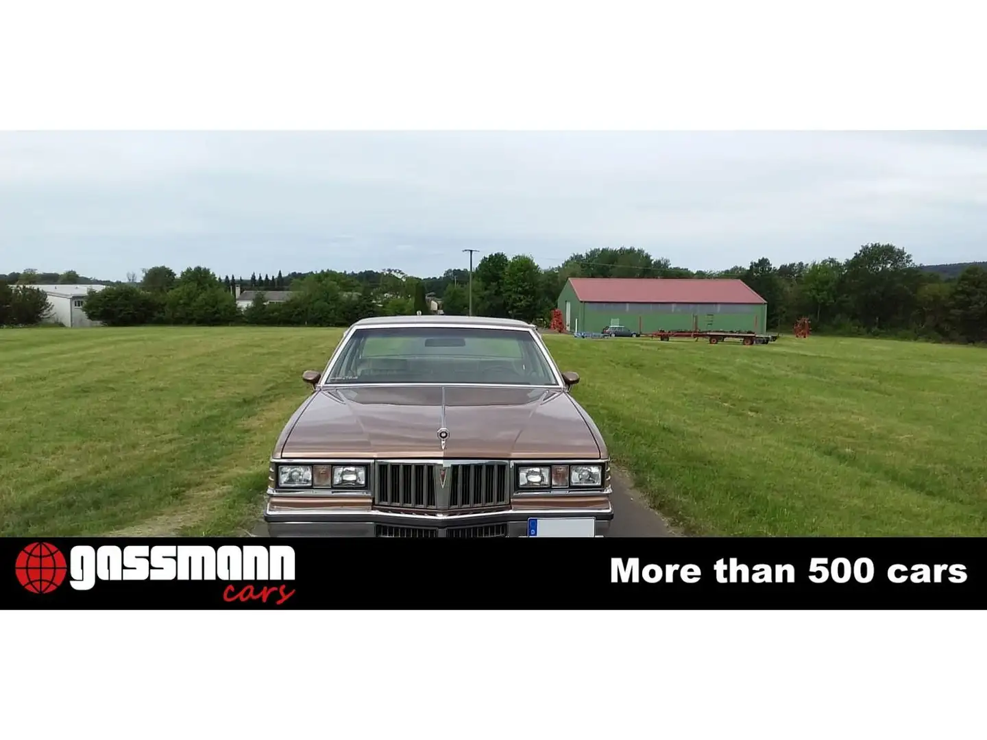 Pontiac Bonneville 4-Door Sedan Maro - 2