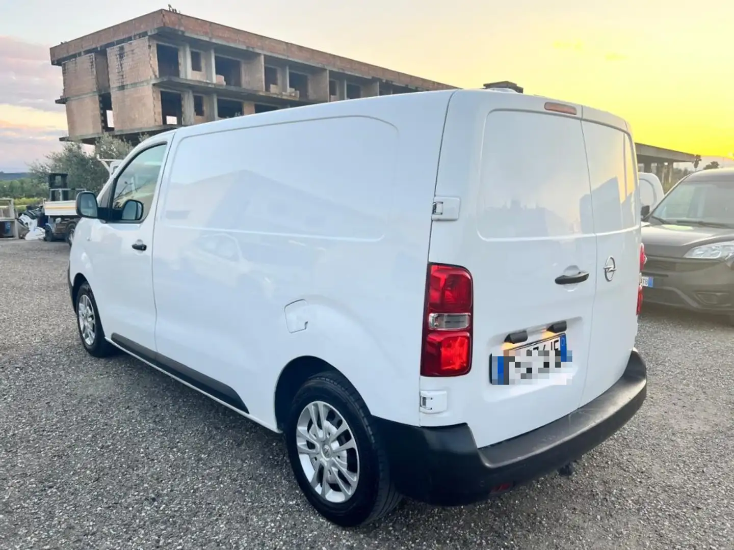 Opel Vivaro 1.5 Diesel 120CV S&S PL-TN M Passo Lungo Enjoy Blanco - 2