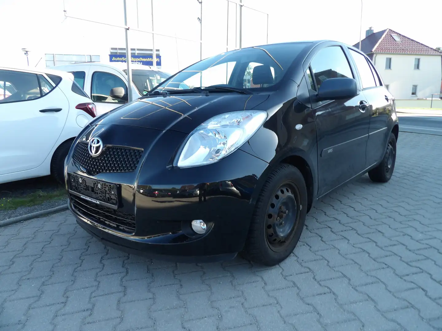 Toyota Yaris Executive Automatik Klima Radio HU AU Neu Schwarz - 1