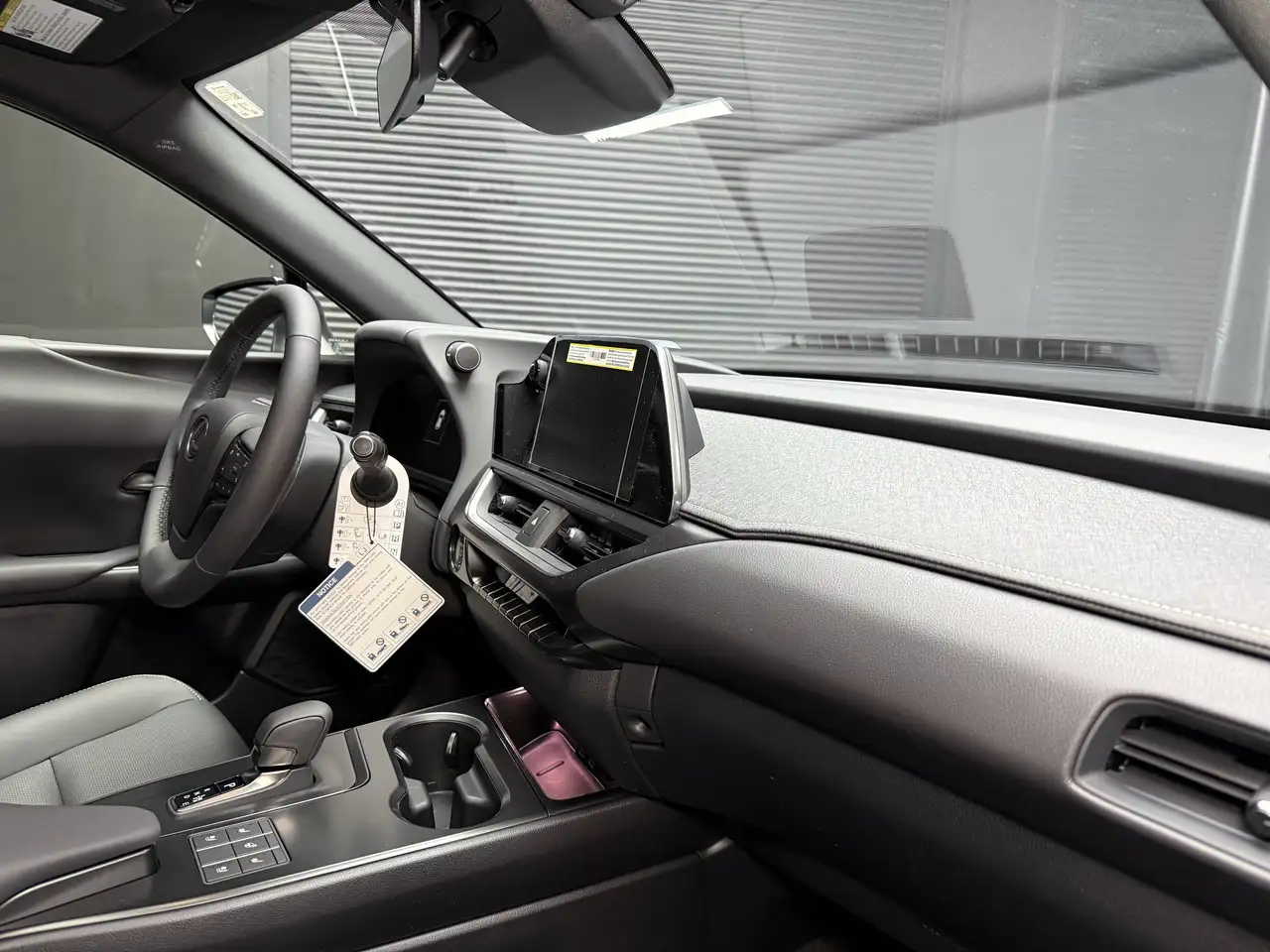 Lexus UX снимка Lexus UX