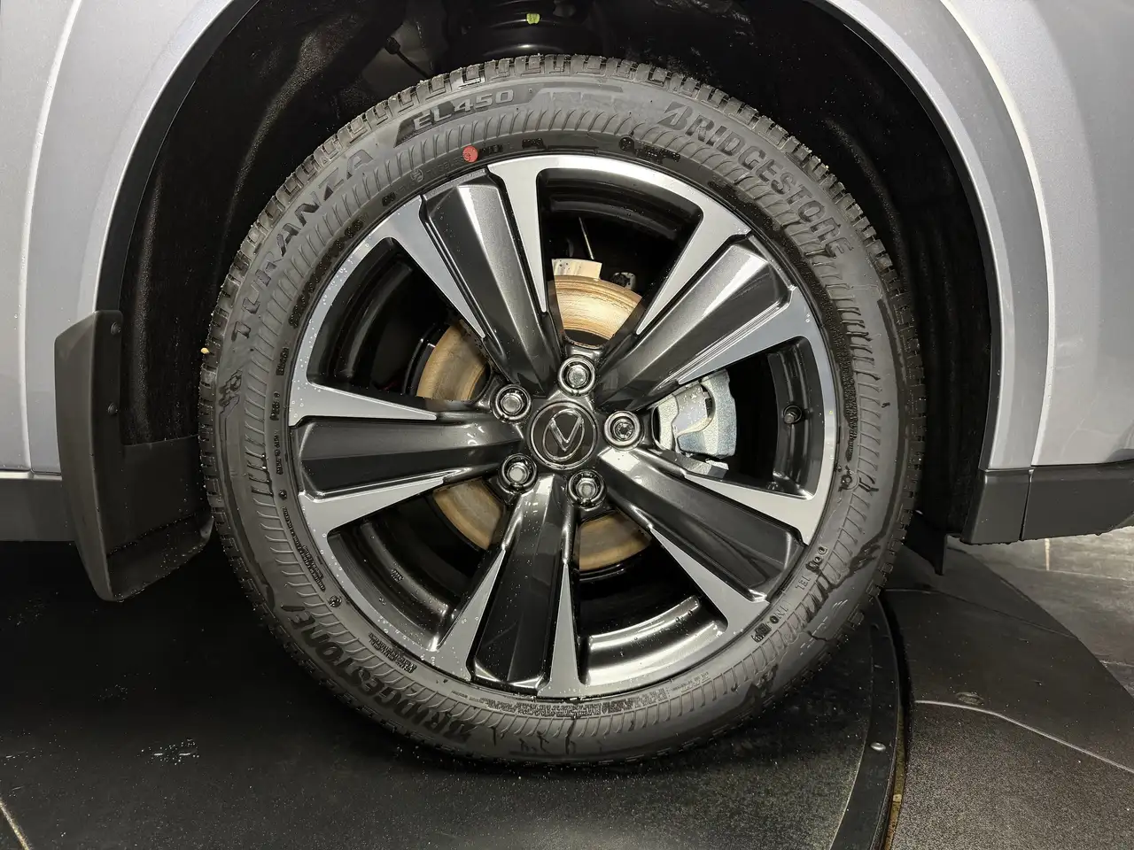 Lexus UX снимка Lexus UX