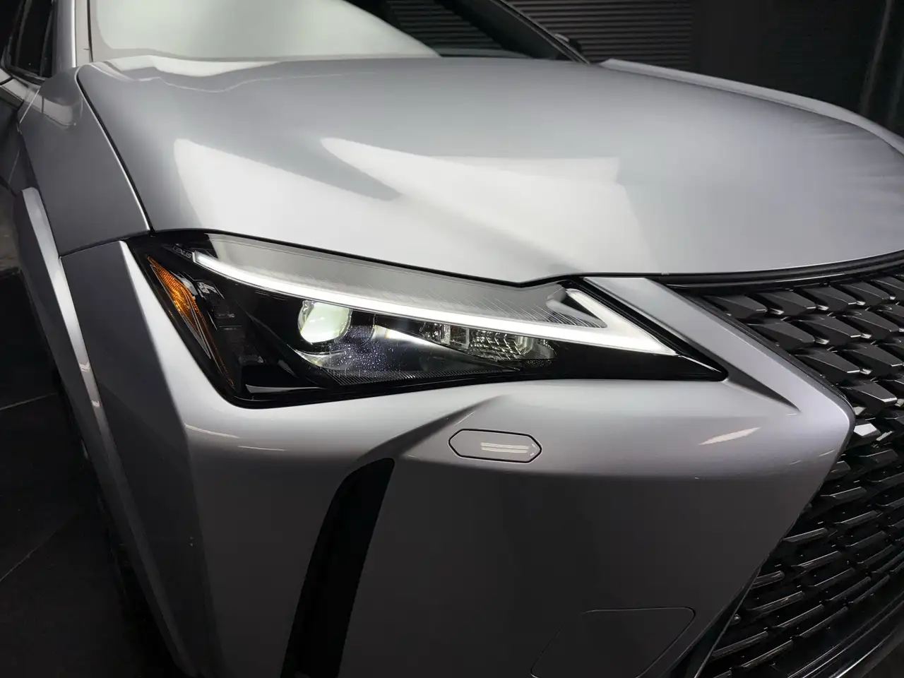 Lexus UX снимка Lexus UX