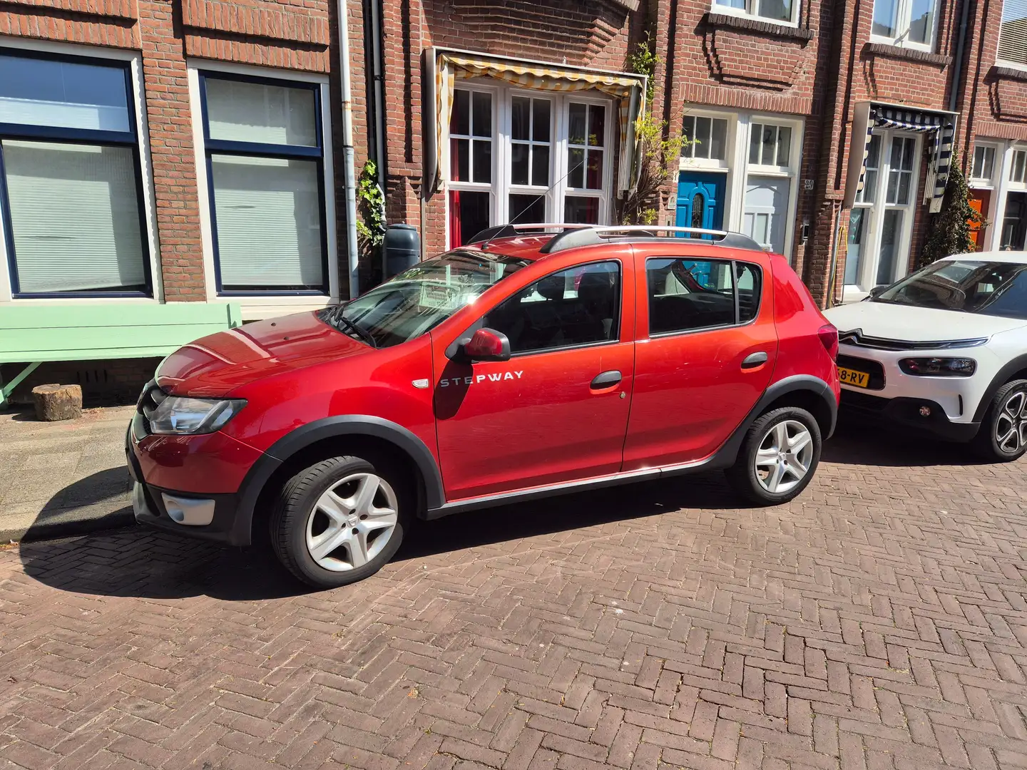 Dacia Sandero Sandero 0.9 TCe Stepway Lau. Rood - 1