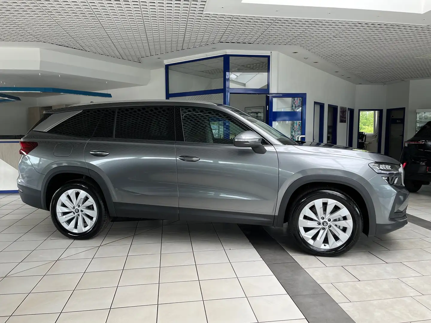 Skoda Kodiaq 2.0 TDI-DSG 4x4 Selection Gris - 2