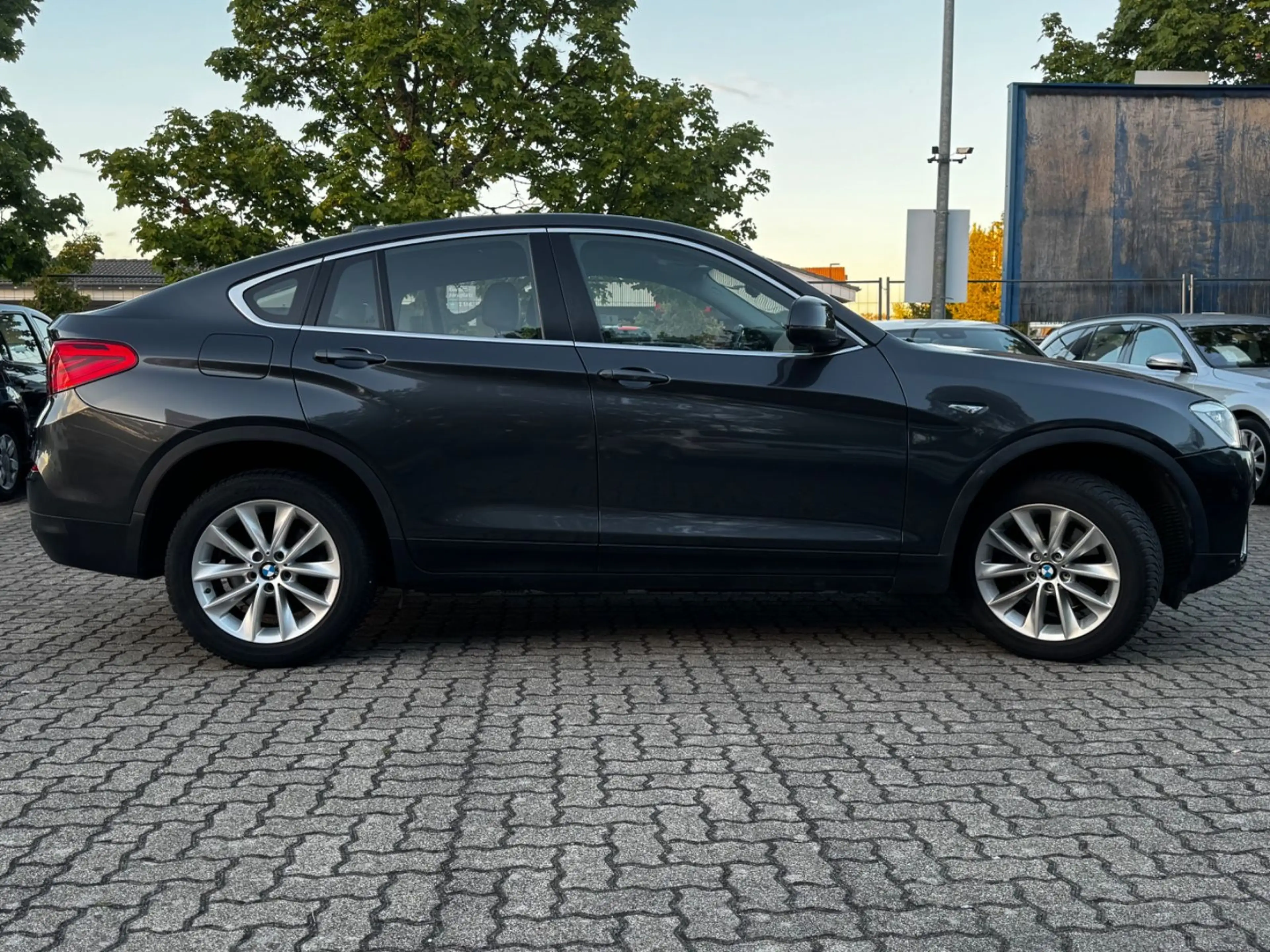 BMW X4 xDrive 20 d Advantage *BiXenon/Navi/PDC* — photo 4