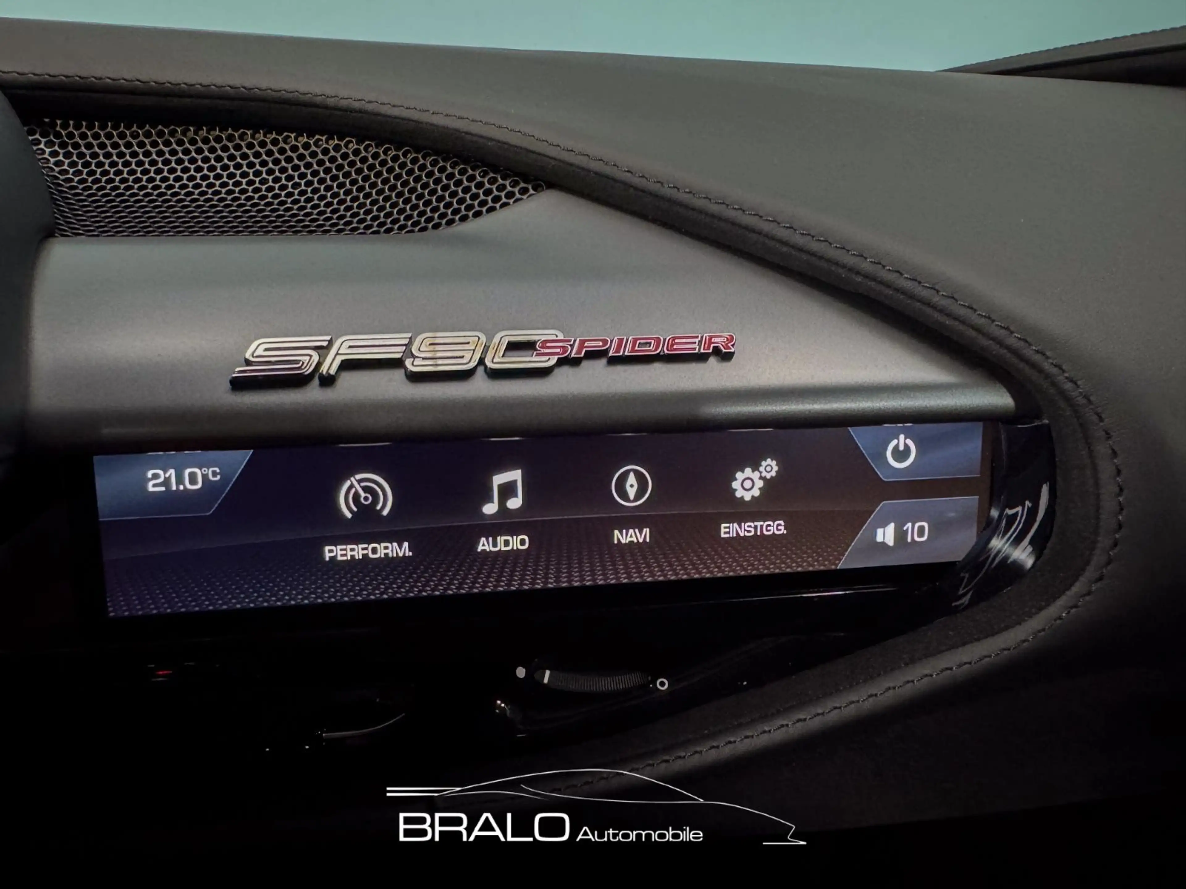 Ferrari SF90 Spider Daytona Racing Seats, Lift — photo 15