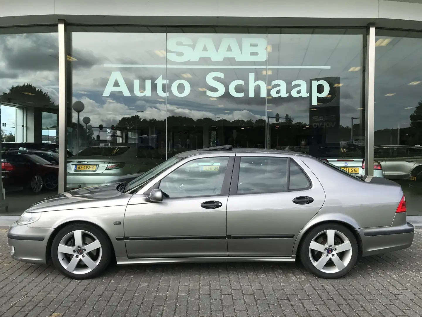 Saab 9-5 2.3 Turbo Aero Nieuw geleverd Dealer onderhouden! Gris - 2