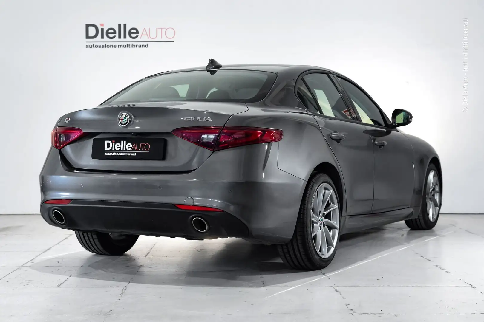 Alfa Romeo Giulia Giulia 2.2 Turbodiesel 180 CV AT8 AWD Q4 Super Grigio - 2