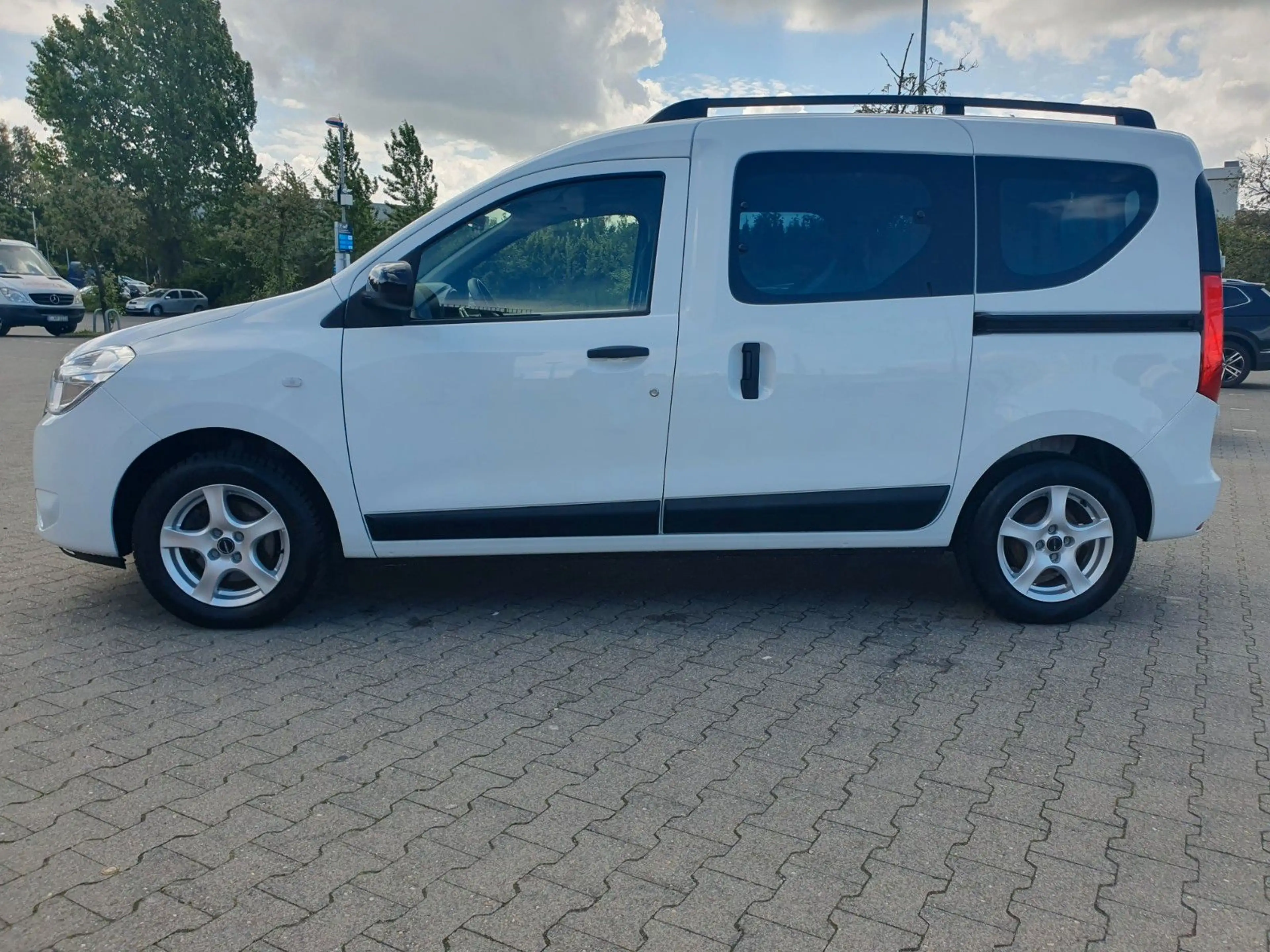 Dacia Dokker Comfort GARANTIE KLIMA NAVI CARPLAY — photo 5