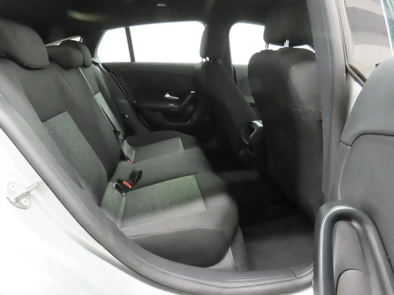 Mercedes-Benz CLA 180 d ShootingBrake 8GTRONIC **FULL LED-CRUISE-NAVI** — photo 10