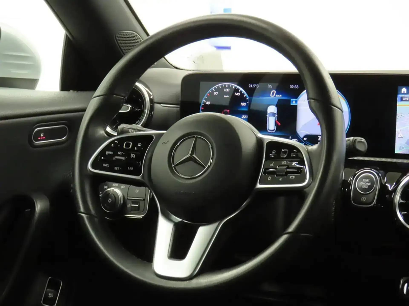 Mercedes-Benz CLA 180 d ShootingBrake 8GTRONIC **FULL LED-CRUISE-NAVI** — photo 6