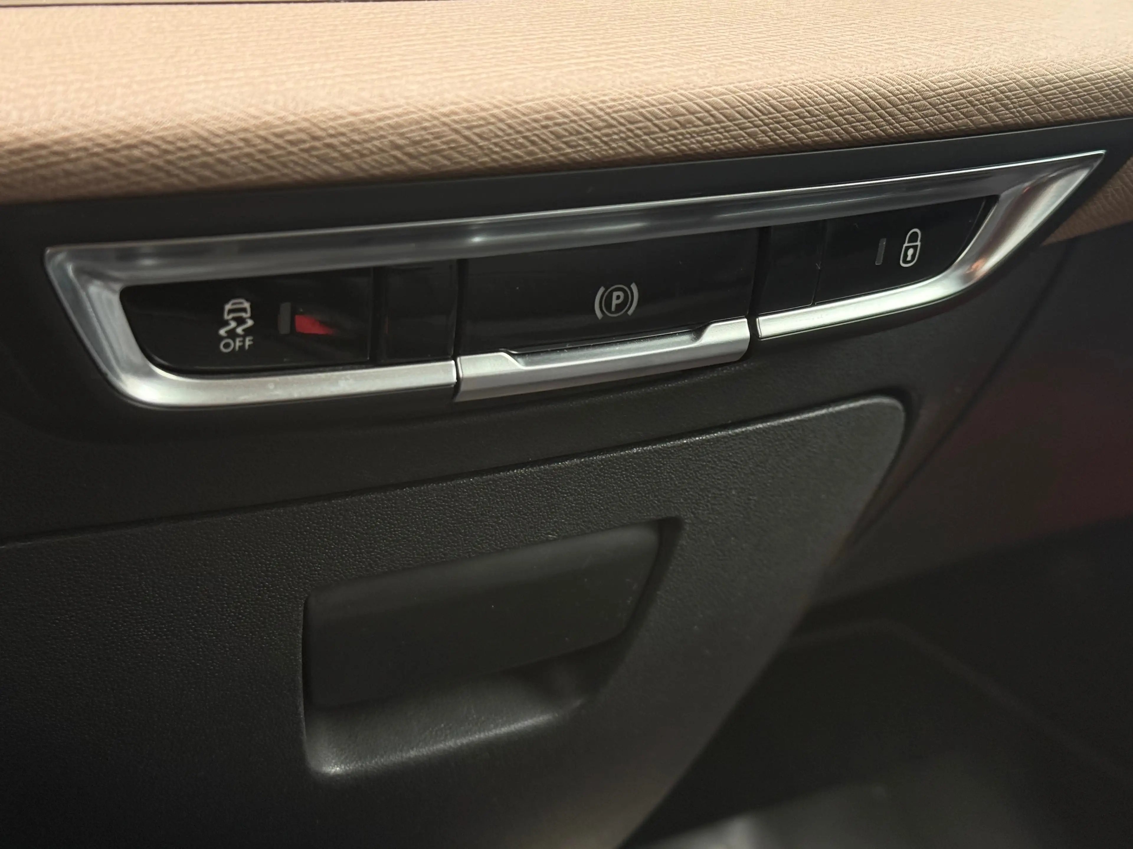 Citroen C4 Picasso C4 Picasso 1.6 BlueHDi Exclusive /Automatique/Navi/Cuir/Caméra/Led/S.c/Xénon/Pdc/Garantie/ — photo 15