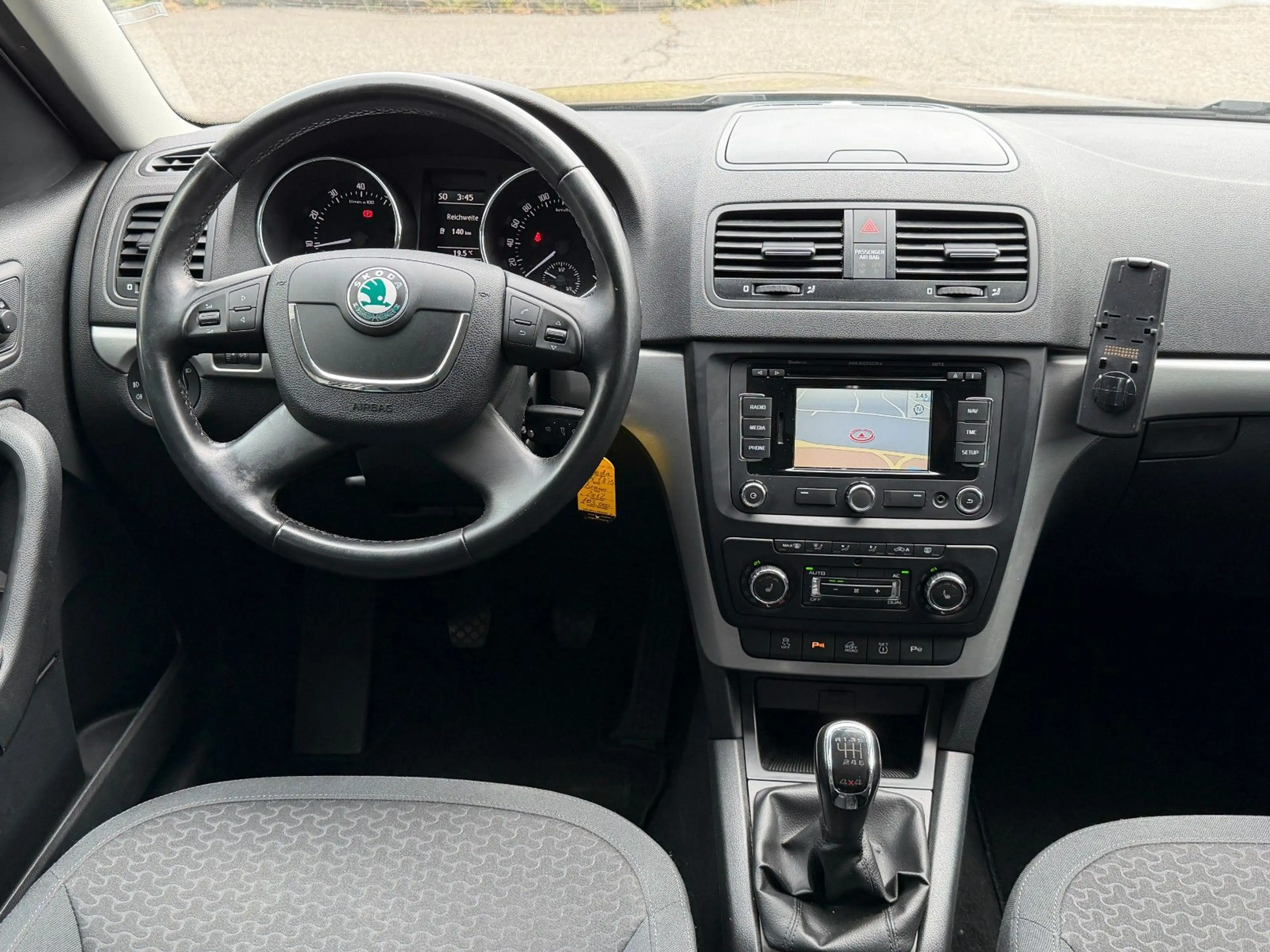 Skoda Yeti 1.8 TSI 4x4 Elegance Plus Edition / 2.Hand — photo 15